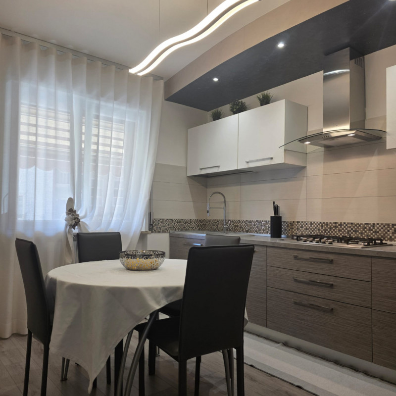 Sarego: in piccolo contesto di solo 6 unità vendesi ampio e luminoso appartamento recentemente ri...