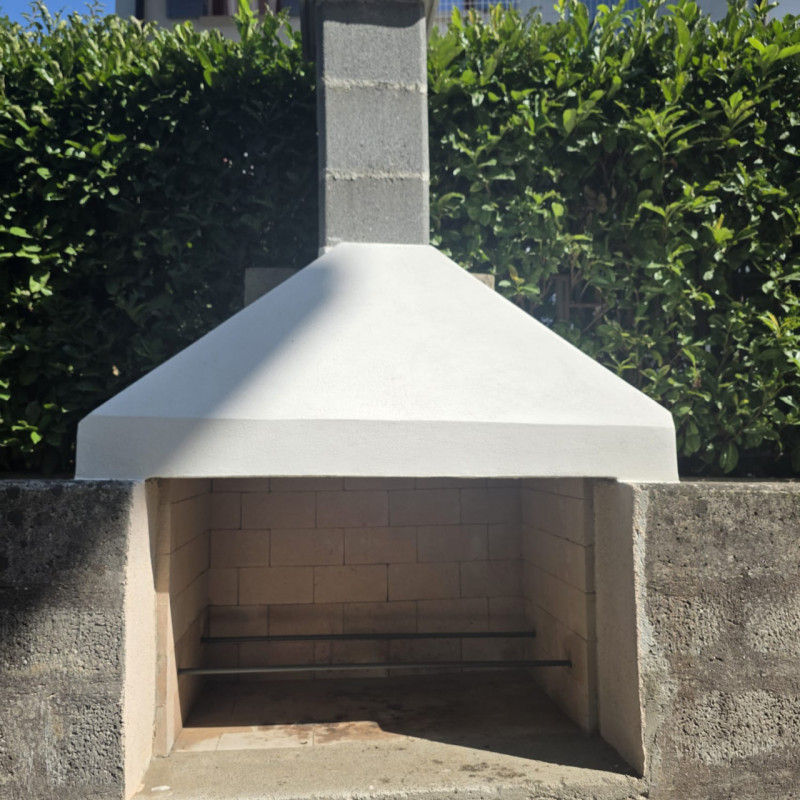 Sarego: in piccolo contesto di solo 6 unità vendesi ampio e luminoso appartamento recentemente ri...