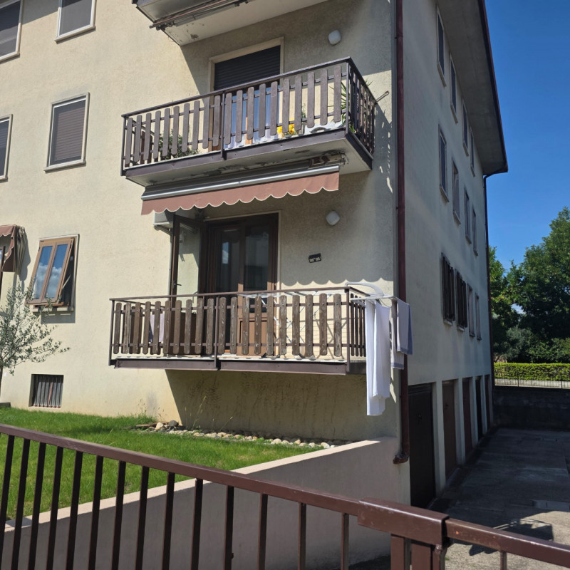 Sarego: in piccolo contesto di solo 6 unità vendesi ampio e luminoso appartamento recentemente ri...