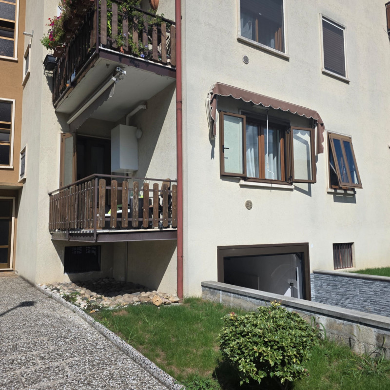 Sarego: in piccolo contesto di solo 6 unità vendesi ampio e luminoso appartamento recentemente ri...