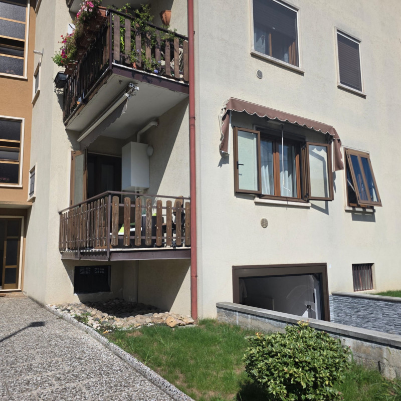 Sarego: in piccolo contesto di solo 6 unità vendesi ampio e luminoso appartamento recentemente ri...