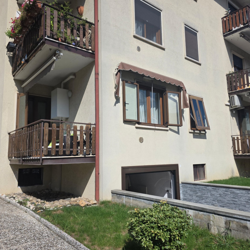 Sarego: in piccolo contesto di solo 6 unità vendesi ampio e luminoso appartamento recentemente ri...