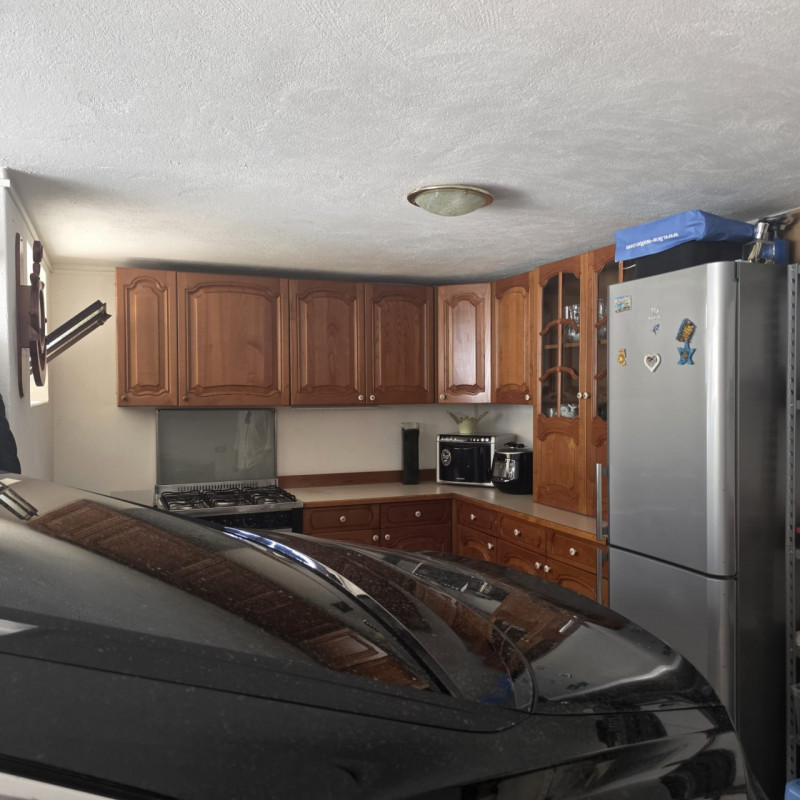 Sarego: in piccolo contesto di solo 6 unità vendesi ampio e luminoso appartamento recentemente ri...