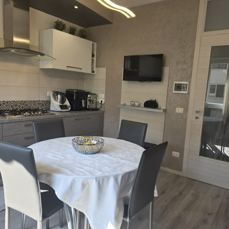 Sarego: in piccolo contesto di solo 6 unità vendesi ampio e luminoso appartamento recentemente ri...