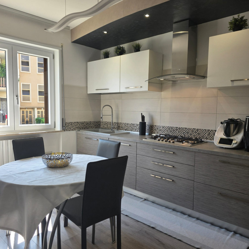 Sarego: in piccolo contesto di solo 6 unità vendesi ampio e luminoso appartamento recentemente ri...