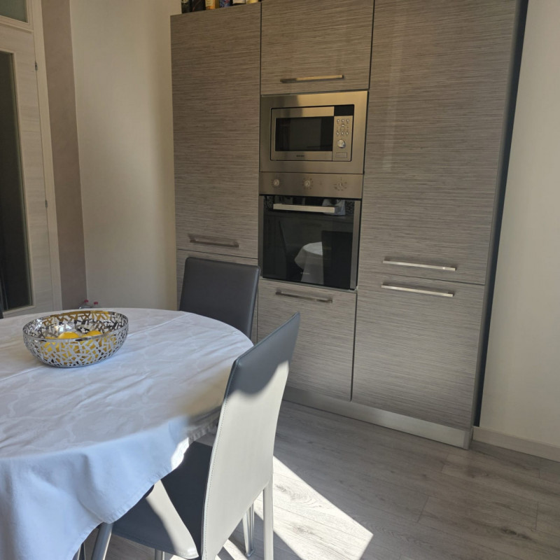 Sarego: in piccolo contesto di solo 6 unità vendesi ampio e luminoso appartamento recentemente ri...