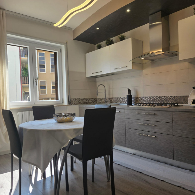 Sarego: in piccolo contesto di solo 6 unità vendesi ampio e luminoso appartamento recentemente ri...