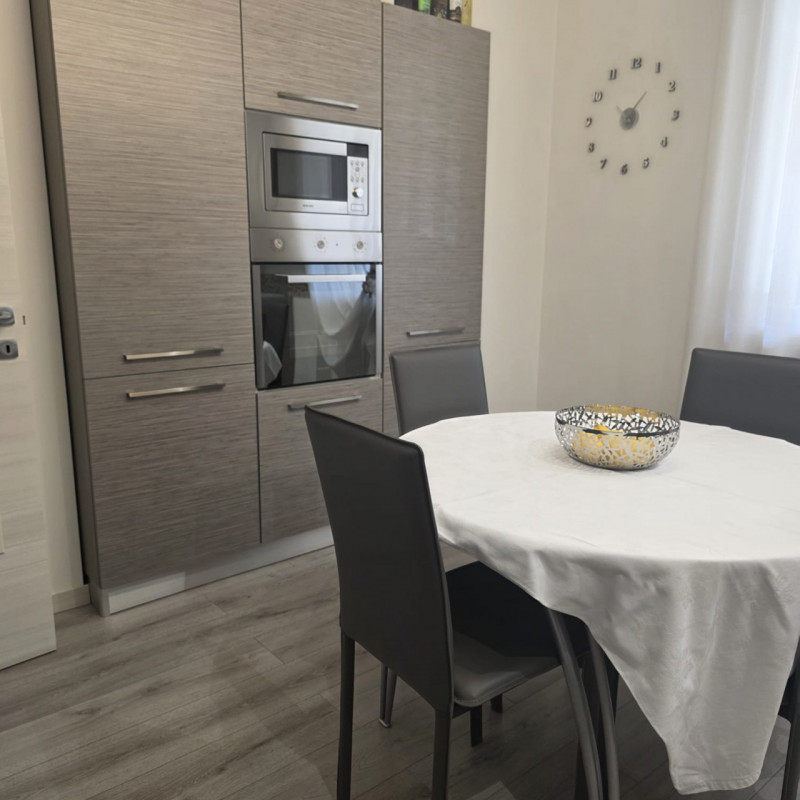 Sarego: in piccolo contesto di solo 6 unità vendesi ampio e luminoso appartamento recentemente ri...