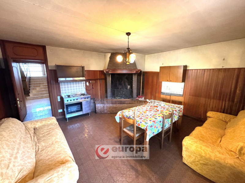 ALTE DI MONTECCHIO MAGGIORE: Proponiamo in vendita, abitazione unifamiliare con parco alberato co...