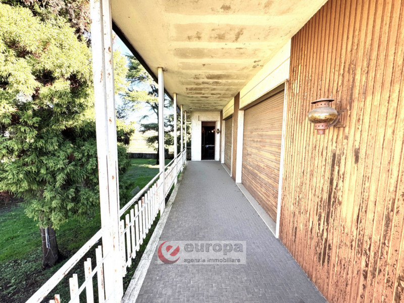 ALTE DI MONTECCHIO MAGGIORE: Proponiamo in vendita, abitazione unifamiliare con parco alberato co...