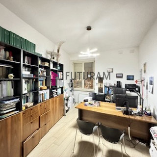 RIF: 102NM - PADOVA - PER INFO 340 335 8378 - 0444/310220

propongo in affitto un ufficio direzio...