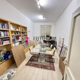 RIF: 102NM - PADOVA - PER INFO 340 335 8378 - 0444/310220

propongo in affitto un ufficio direzio...