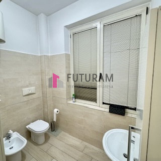 RIF: 102NM - PADOVA - PER INFO 340 335 8378 - 0444/310220

propongo in affitto un ufficio direzio...