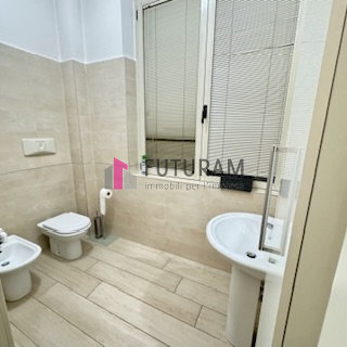 RIF: 102NM - PADOVA - PER INFO 340 335 8378 - 0444/310220

propongo in affitto un ufficio direzio...