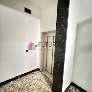 RIF: 102NM - PADOVA - PER INFO 340 335 8378 - 0444/310220

propongo in affitto un ufficio direzio...
