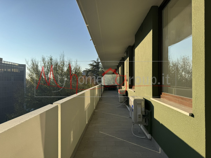 PADOVA ZONA STANGA - Proponiamo in esclusiva appartamento completamente rifatto a nuovo, con asce...