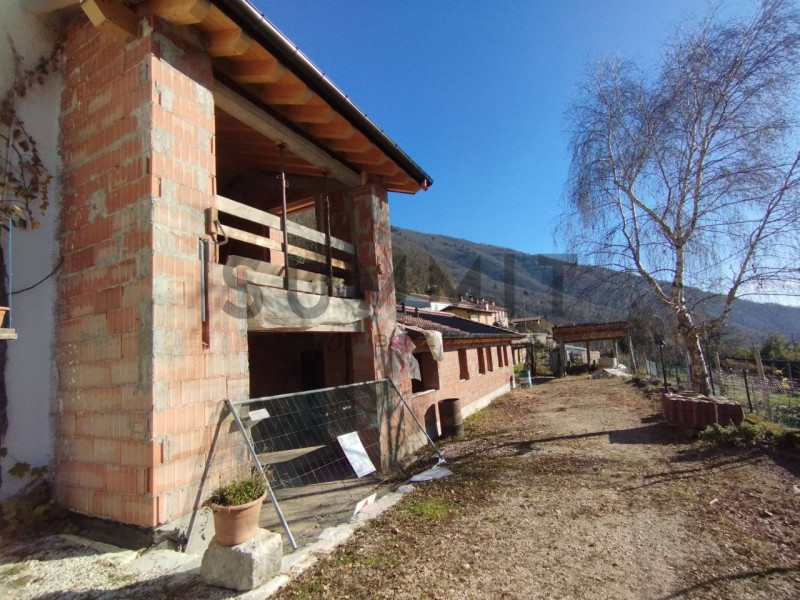 SCHIO - Tretto: CASA indipendente di ampia metratura, al grezzo, in posizione panoramica. Cl. En....
