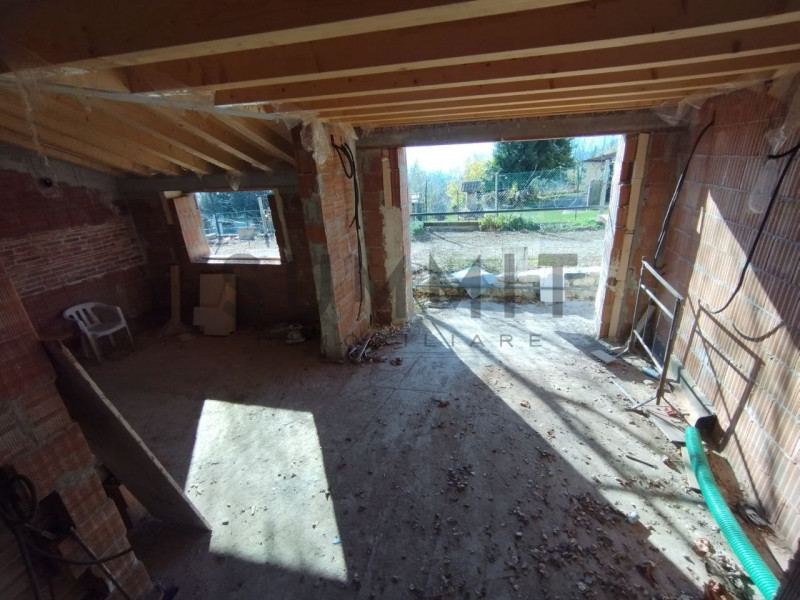 SCHIO - Tretto: CASA indipendente di ampia metratura, al grezzo, in posizione panoramica. Cl. En....