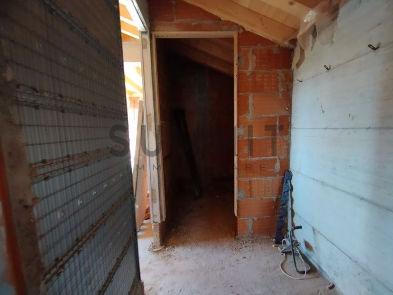 SCHIO - Tretto: CASA indipendente di ampia metratura, al grezzo, in posizione panoramica. Cl. En....