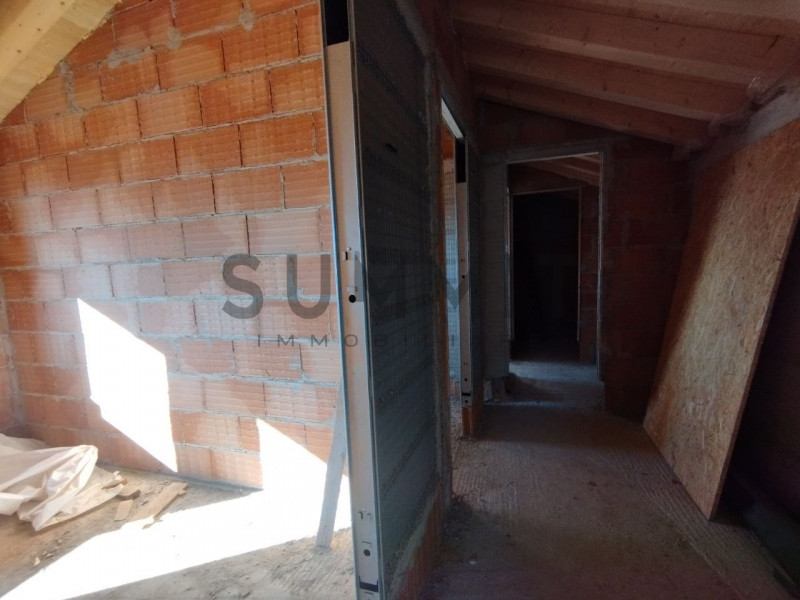 SCHIO - Tretto: CASA indipendente di ampia metratura, al grezzo, in posizione panoramica. Cl. En....