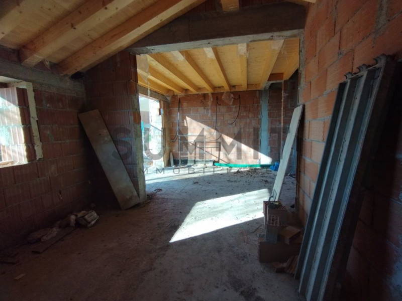 SCHIO - Tretto: CASA indipendente di ampia metratura, al grezzo, in posizione panoramica. Cl. En....