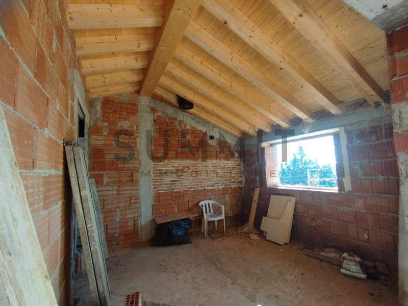 SCHIO - Tretto: CASA indipendente di ampia metratura, al grezzo, in posizione panoramica. Cl. En....