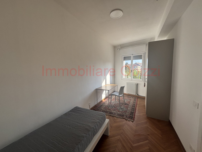 PADOVA - Riviere - Proponiamo in locazione stanza ad uso singola in appartamento composta da 5 ca...