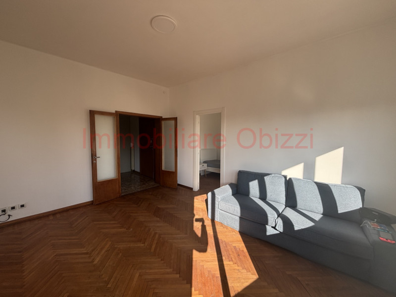 PADOVA - Riviere - Proponiamo in locazione stanza ad uso singola in appartamento composta da 5 ca...