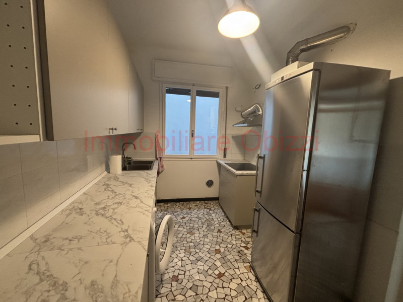 PADOVA - Riviere - Proponiamo in locazione stanza ad uso singola in appartamento composta da 5 ca...