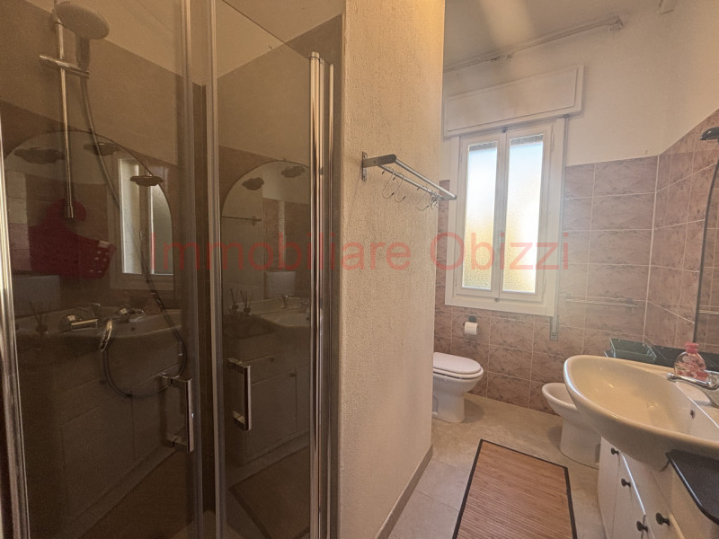 PADOVA - Riviere - Proponiamo in locazione stanza ad uso singola in appartamento composta da 5 ca...