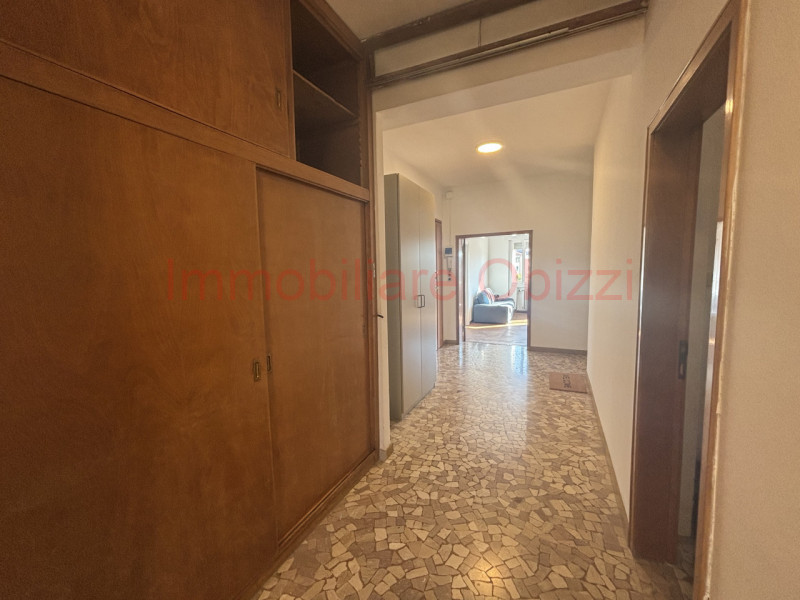 PADOVA - Riviere - Proponiamo in locazione stanza ad uso singola in appartamento composta da 5 ca...