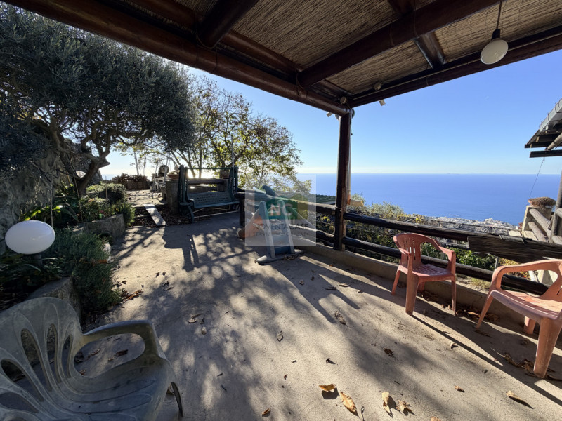 Scoprite la vostra oasi di tranquillità a Forio, nella suggestiva zona di Santa Maria al Monte. P...