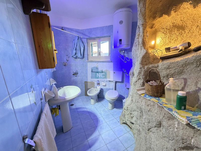 Scoprite la vostra oasi di tranquillità a Forio, nella suggestiva zona di Santa Maria al Monte. P...