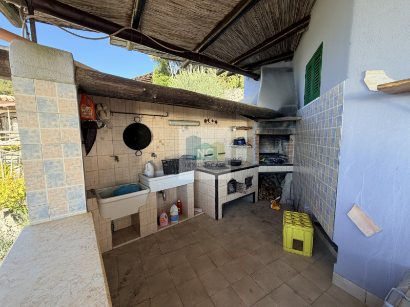 Scoprite la vostra oasi di tranquillità a Forio, nella suggestiva zona di Santa Maria al Monte. P...