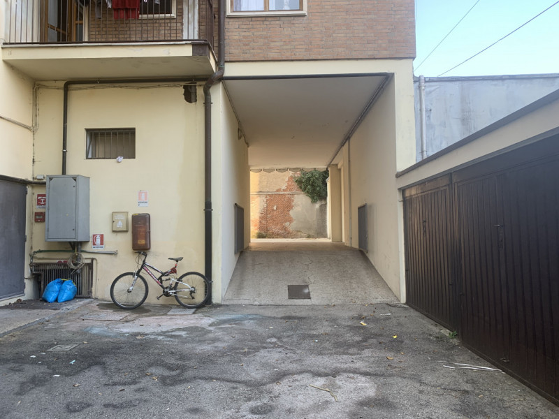Schio: Bicamere al Piano secondo su cindesto condominiale, Garage e Cantina info 0445 824740

Buo...