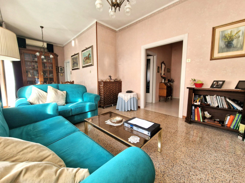 UBICAZIONE E CONTESTO

In posizione comoda al centro di Vicenza e a tutti i principali servizi, p...