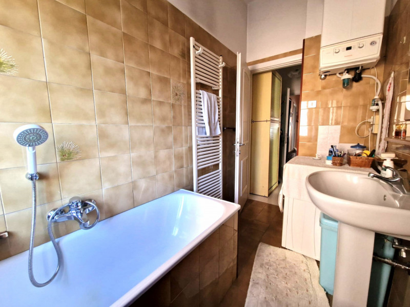 UBICAZIONE E CONTESTO

In posizione comoda al centro di Vicenza e a tutti i principali servizi, p...