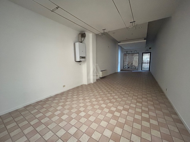 Viene proposto in locazione negozio in posizione centralissima a Castelfranco Veneto.

Il negozio...