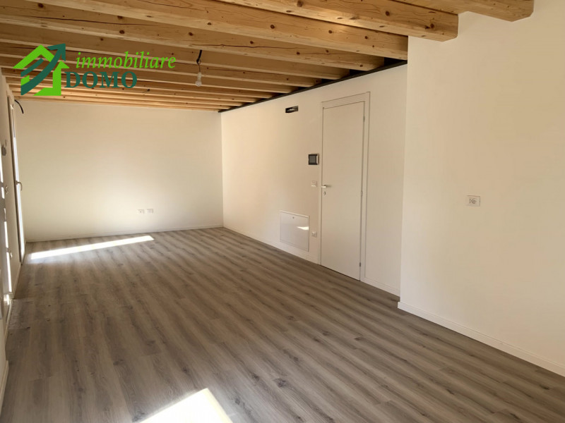 Schio centro – Appartamento bicamere indipendente e ristrutturato!

Nel cuore di Schio, in un con...