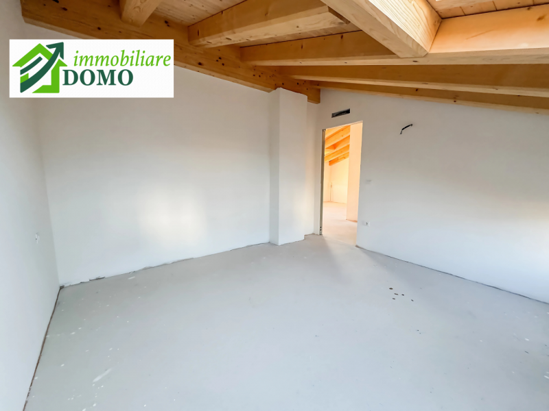 Schio centro – Ampio tricamere duplex personalizzabile in contesto bifamiliare!

In zona centrale...