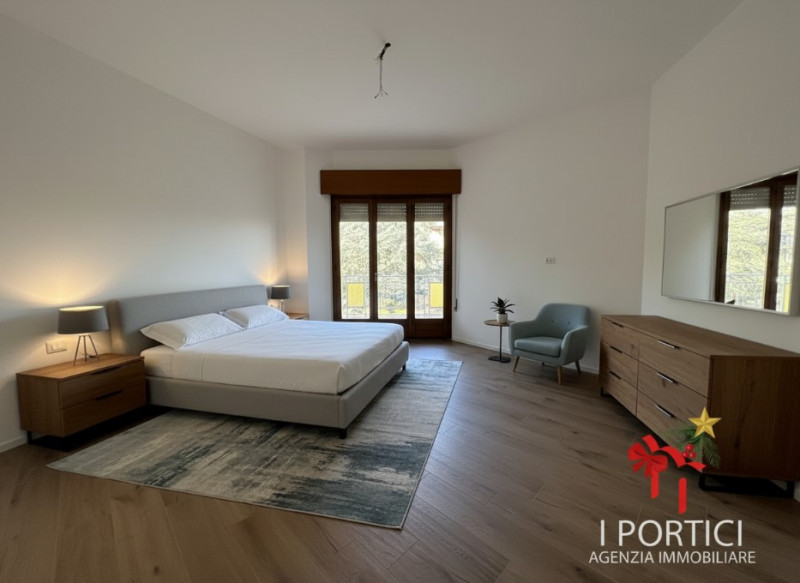 In pieno centro a Mogliano Veneto, nella servitissima Piazza Pio X, proponiamo in vendita apparta...