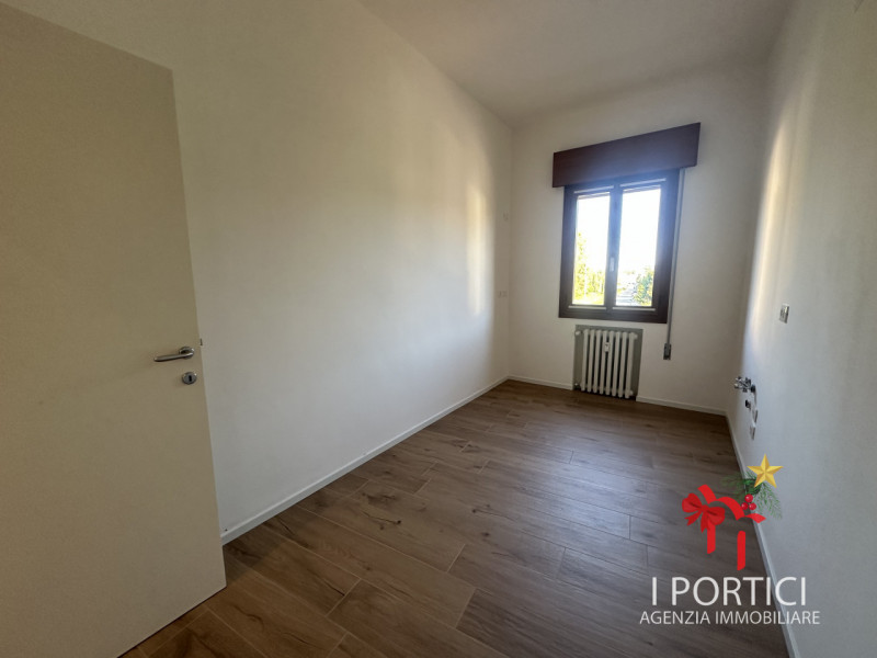 In pieno centro a Mogliano Veneto, nella servitissima Piazza Pio X, proponiamo in vendita apparta...