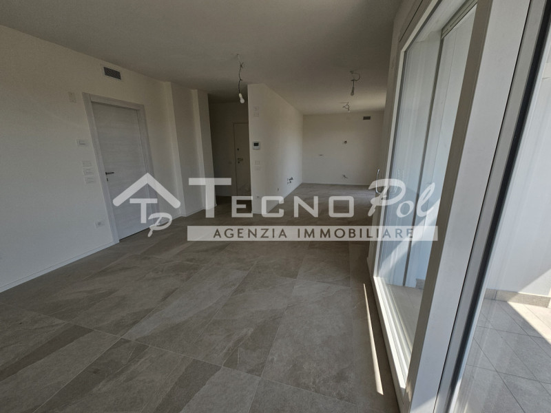 PADOVA - Zona San Carlo, attico su palazzina di sole 6 unità in pronta consegna!
Palazzina servit...