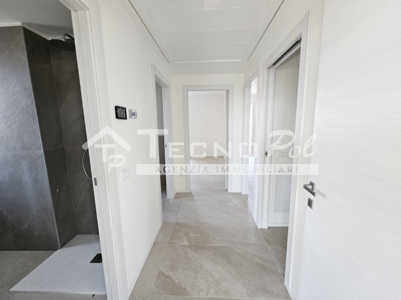 PADOVA - Zona San Carlo, attico su palazzina di sole 6 unità in pronta consegna!
Palazzina servit...