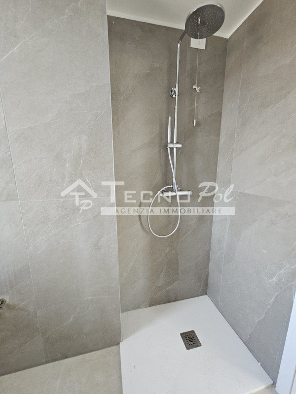 PADOVA - Zona San Carlo, attico su palazzina di sole 6 unità in pronta consegna!
Palazzina servit...