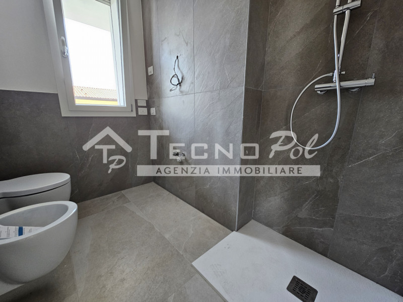 PADOVA - Zona San Carlo, attico su palazzina di sole 6 unità in pronta consegna!
Palazzina servit...