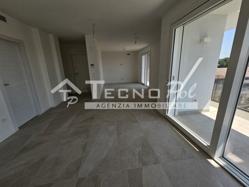 PADOVA - Zona San Carlo, attico su palazzina di sole 6 unità in pronta consegna!
Palazzina servit...