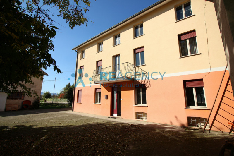 Zanè
Sei alla ricerca di una casa da ristrutturare?
Prezzo € 170.000
CHIAMACI ORA allo 0445.82728...