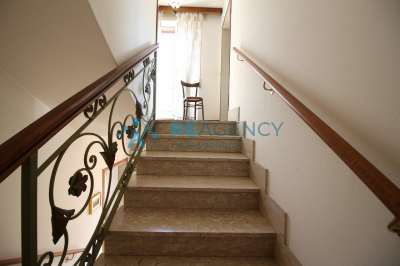 Zanè
Sei alla ricerca di una casa da ristrutturare?
Prezzo € 170.000
CHIAMACI ORA allo 0445.82728...