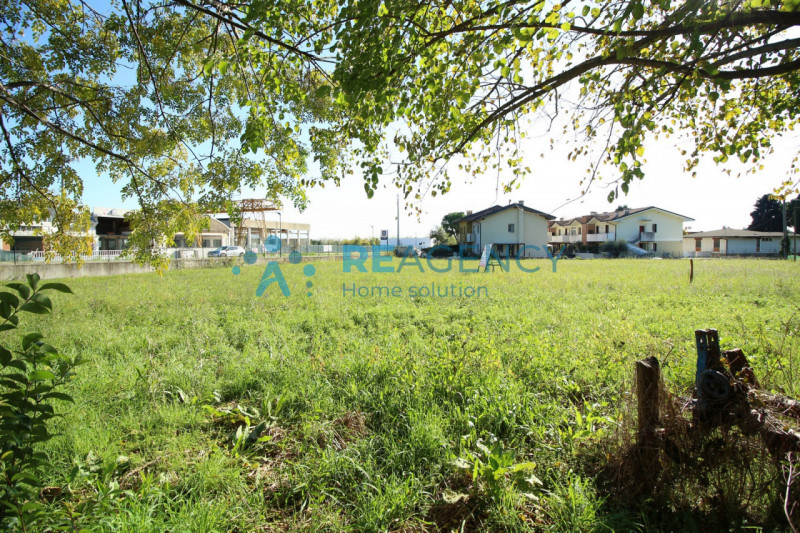 Zanè
Sei alla ricerca di una casa da ristrutturare?
Prezzo € 170.000
CHIAMACI ORA allo 0445.82728...